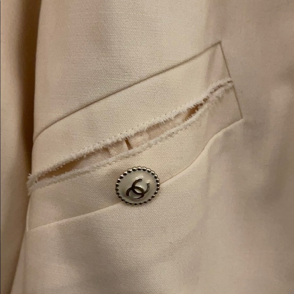 Chanel Blazer - Picture 2 of 4